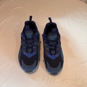 Nike Air Max 270 React sneakers in boys size 5.5Y
